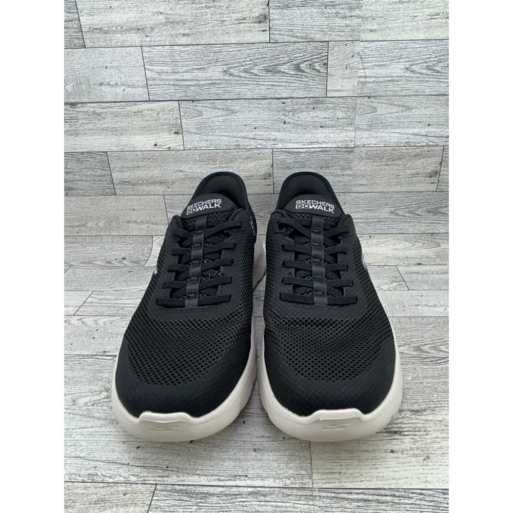 Skechers GoWalk Slip-ins Women Sz 11 Black White Walking Shoes Hands Free 124836